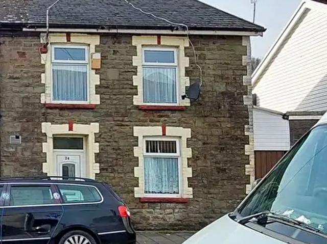 Apartment for rent in Maerdy
