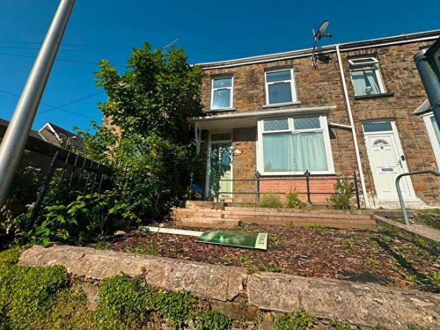 Apartment for rent in Pontycymer, Wales