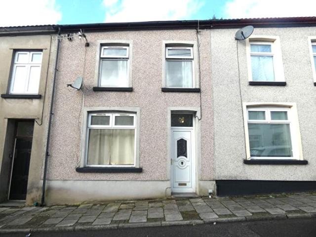 Apartment for rent in Pontygwaith, Wales
