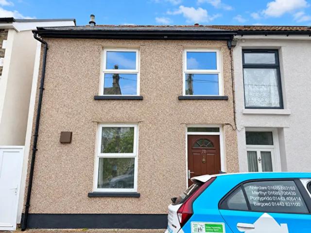 Apartment for rent in Treherbert, Blaenrhondda