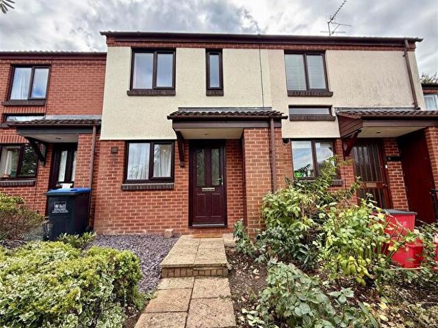 Apartment for rent in Woodloes Park, Green Close