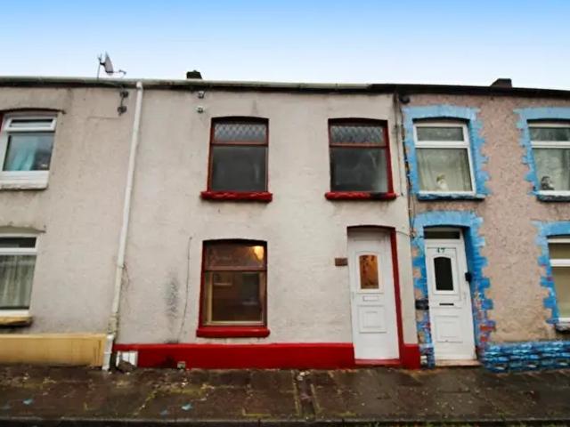 Apartment for rent in Cwm