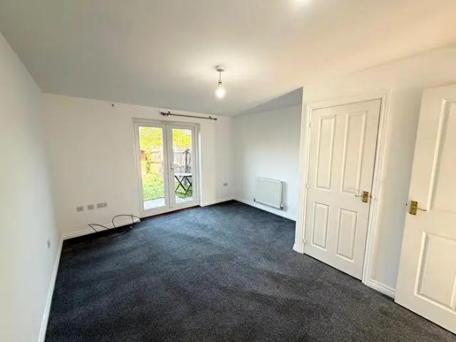 Apartment for rent in Gendros, Swansea