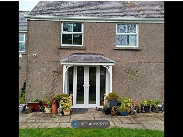 Apartment for rent in Newton, Wales