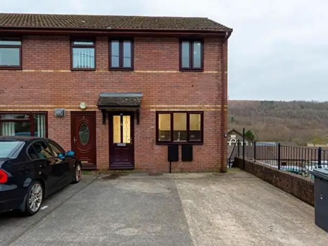 Apartment for rent in Ynysybwl and Coed-y-cwm, Ynysybwl
