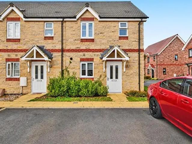 Apartment for rent in Priors Hall Park, Weldon
