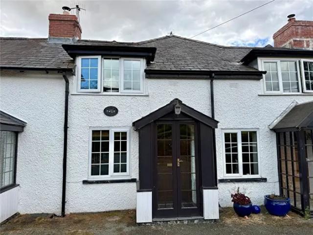 Apartment for rent in Caersws, Llanwnnog