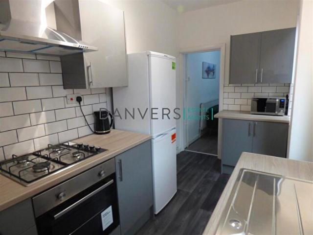 Apartment for rent in West End, Old Wharf