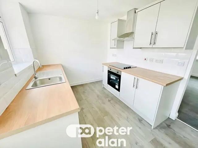 Apartment for rent in Treharris