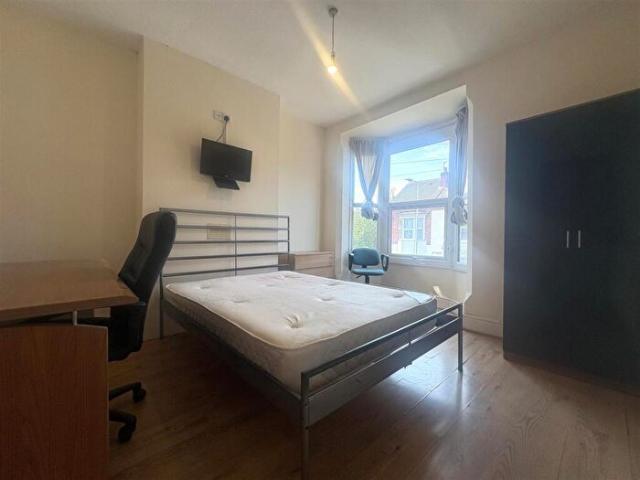 Apartment for rent in Bede Island, Old Wharf