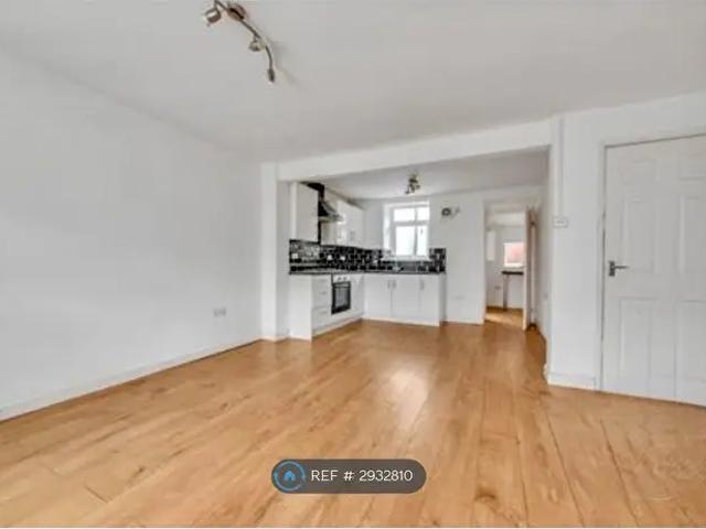 Apartment for rent in Ystrad