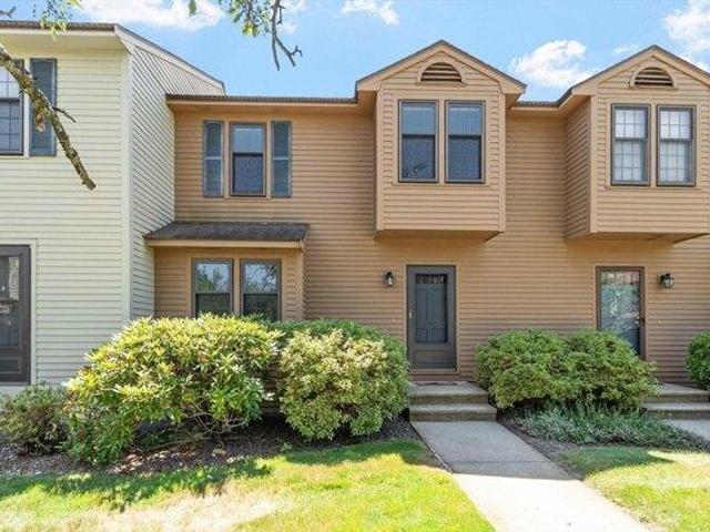 Condo for sale in Tewksbury, Massachusetts