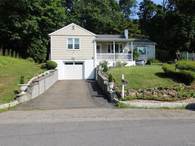 House for sale in Thornwood, New York