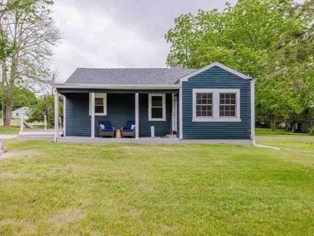 House for sale in Tiverton, Rhode Island