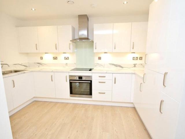Apartment for rent in Rush Green, Greater London