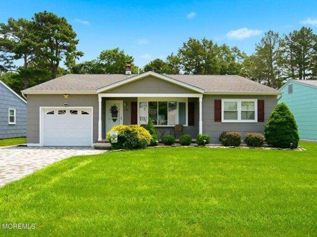 House for sale in Bayville, New Jersey