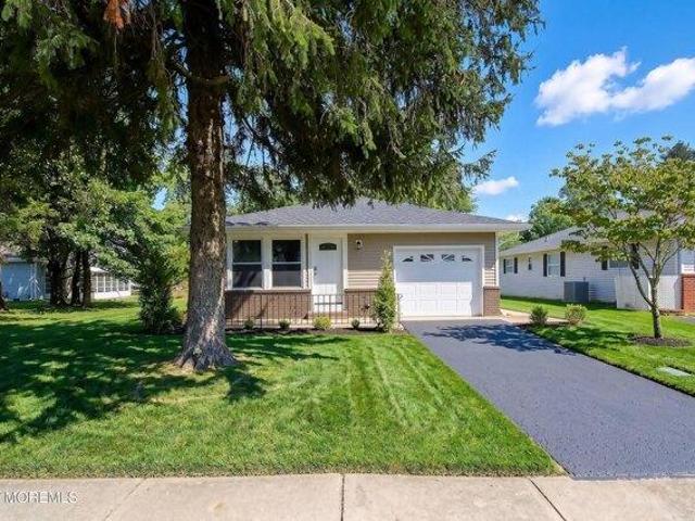 House for sale in Bayville, New Jersey