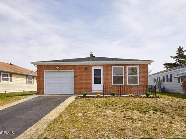 House for sale in Bayville, New Jersey