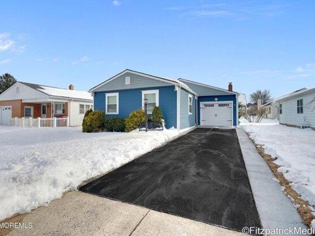 House for sale in Bayville, New Jersey