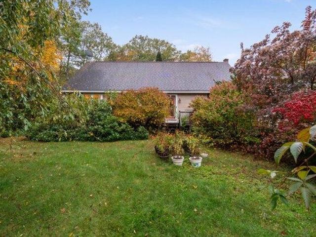 House for sale in Topsham, Sagadahoc County