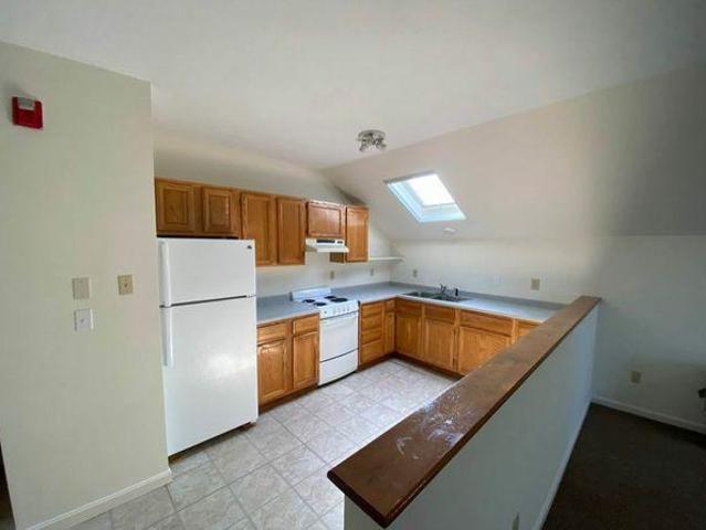 Room for rent in Topsham, Maine