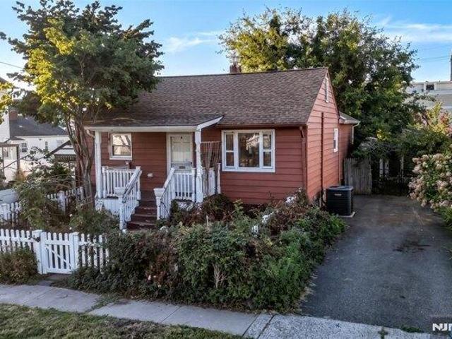 House for sale in Passaic, New Jersey