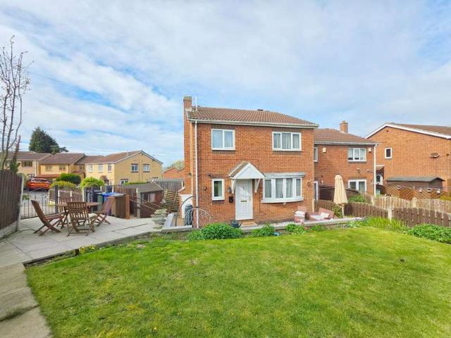 Townhouse for sale in Cudworth, South Yorkshire