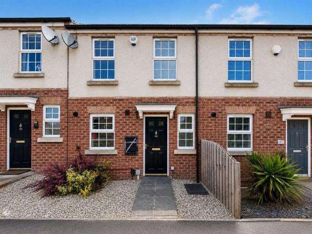 Townhouse for sale in Worsbrough, South Yorkshire