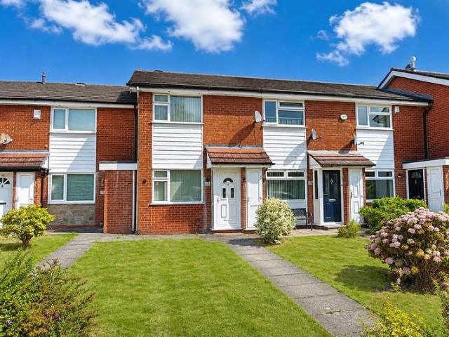 Townhouse for sale in Trafford Park, Greater Manchester
