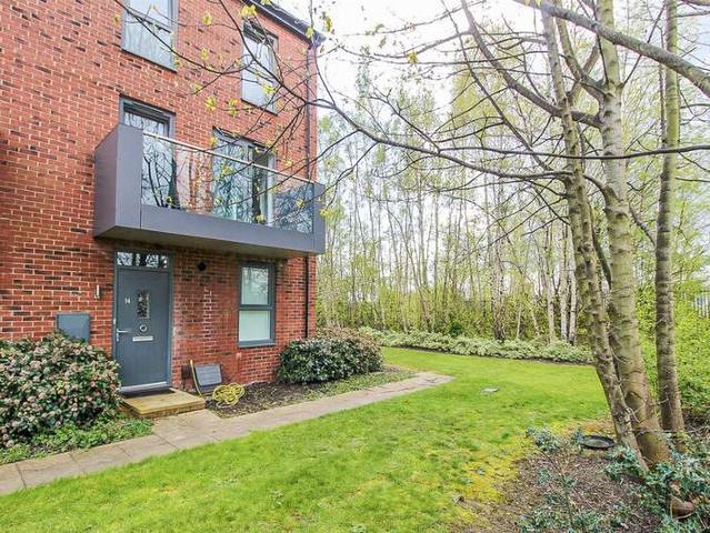 Townhouse for sale in West Yorkshire