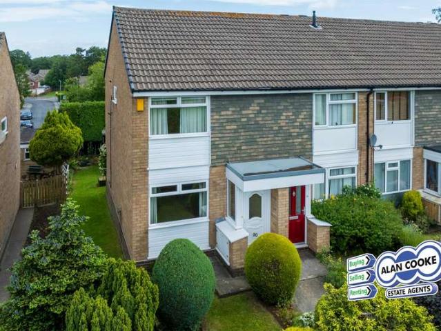 Townhouse for sale in Primley Park, Alwoodley
