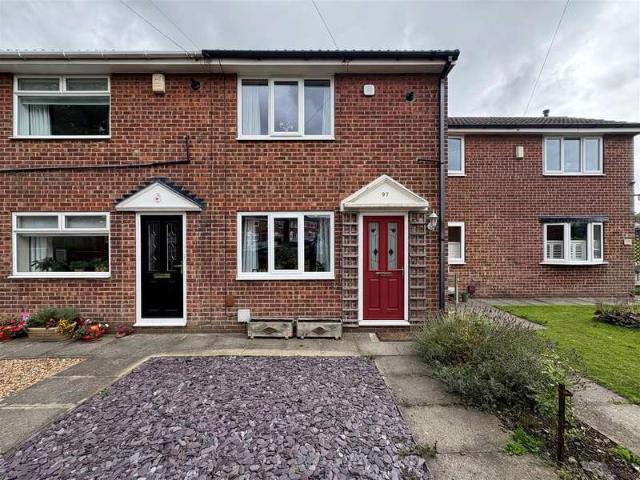 Townhouse for sale in Birkenshaw Bottom, Birkenshaw