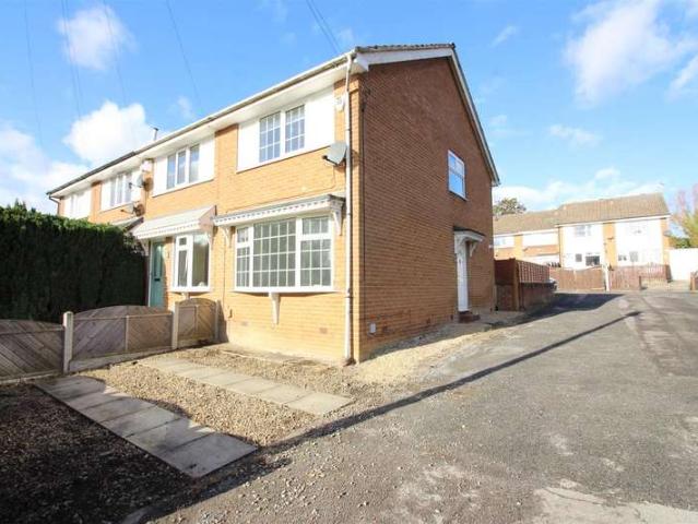 Townhouse for sale in Scholes, Leeds