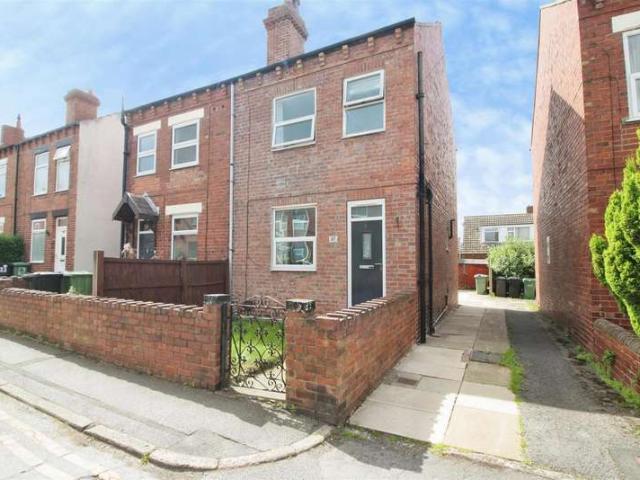 Townhouse for sale in Garforth, West Yorkshire