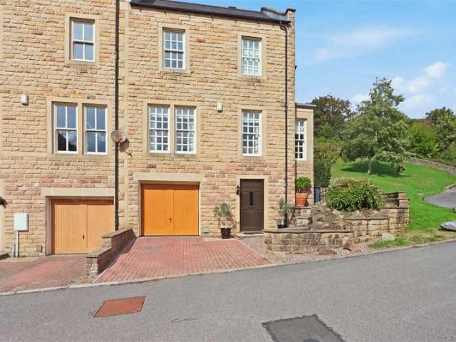 Townhouse for sale in Brackenfield, East Midlands