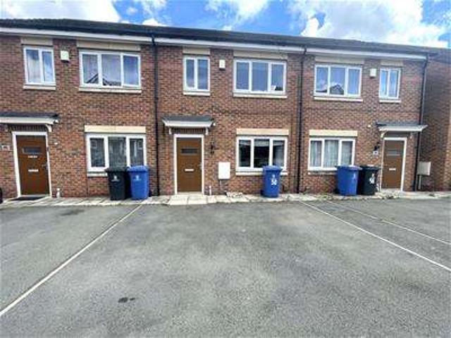Townhouse for rent in Joiner's Square, Hanley