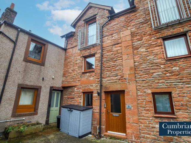 Townhouse for sale in Fell Lane