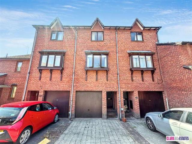 Townhouse for sale in Watergate, Devon