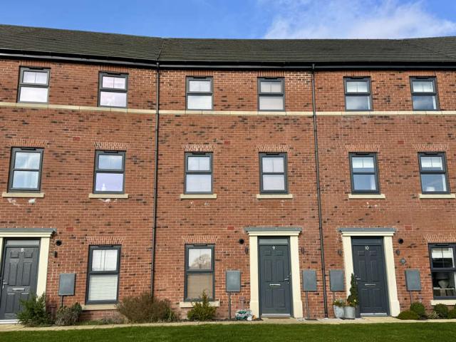 Townhouse for sale in Woodmansey
