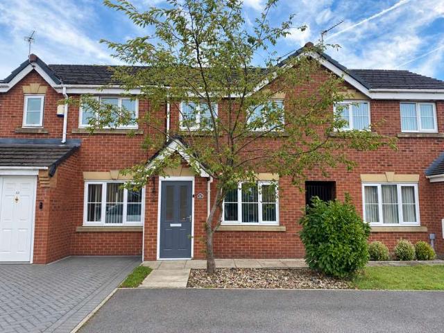 Townhouse for sale in Royton, Oldham