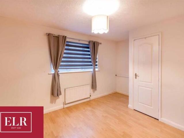 Townhouse for rent in Balby, South Yorkshire
