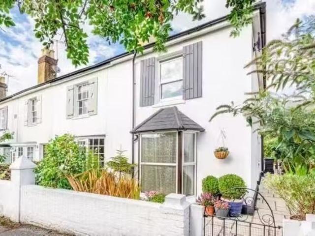 House for rent in Pachesham Park, Surrey