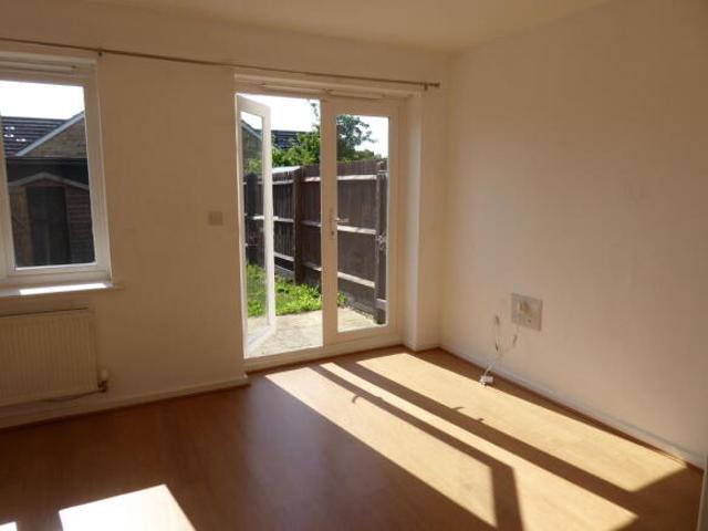 Townhouse for rent in Bedford