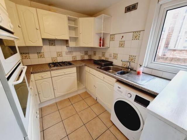 Townhouse for rent in Sydenham, Green Close