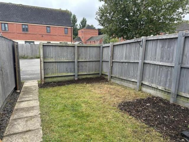 Townhouse for rent in St Matthew's, Leicester