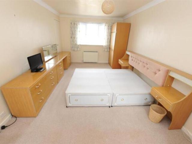 Townhouse for sale in Shipley, Horsham