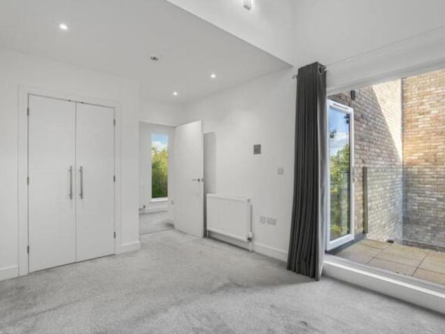 Townhouse for sale in Cheltenham, Gloucestershire
