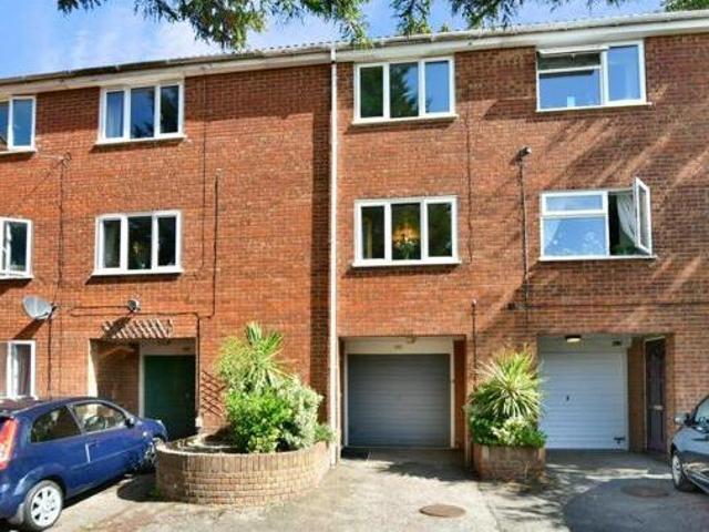 House for sale in Chatham Docks, Chatham