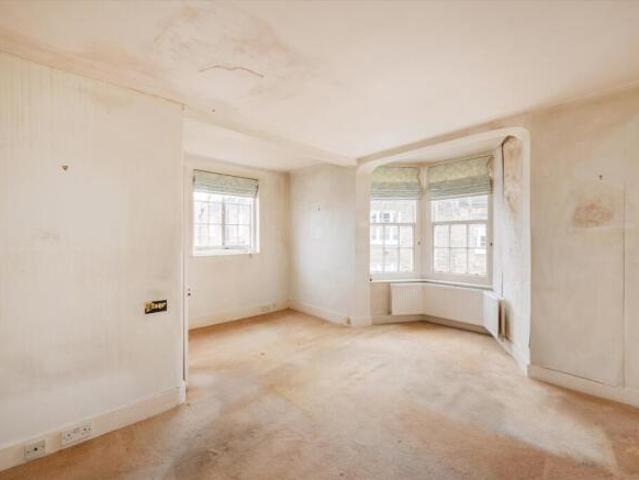 Property for sale in Cat Hill
