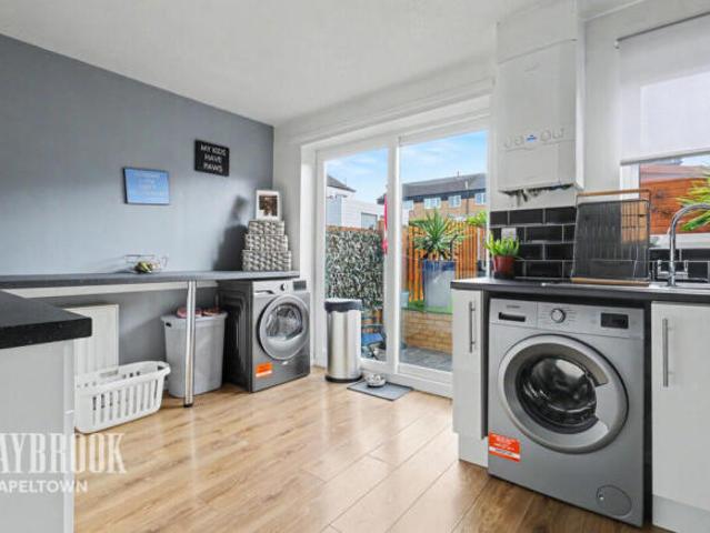 Townhouse for sale in Chapeltown, South Yorkshire